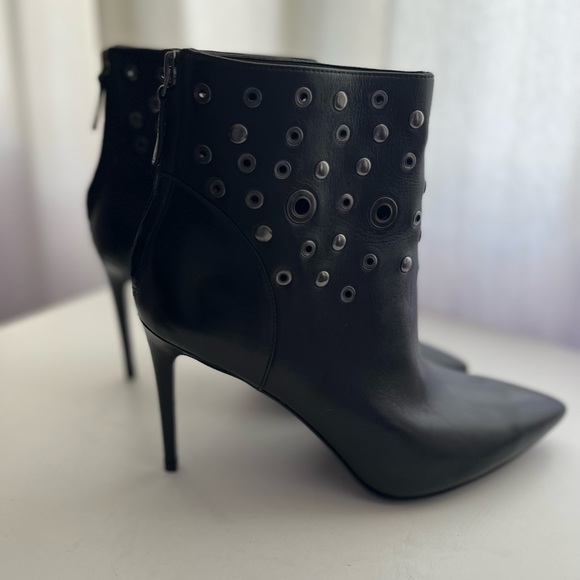 NINE WEST  Black Pointy Toe Leather Booties - Picture 7 of 7